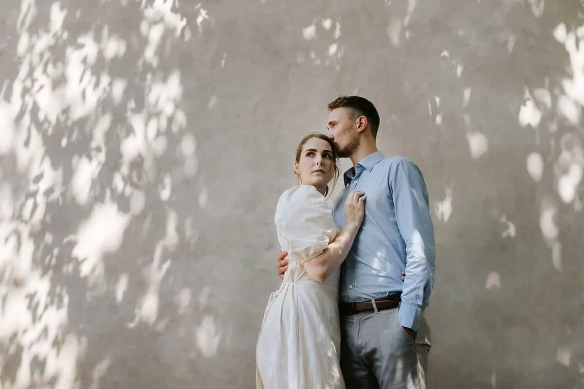 Jak wybrać fotografa ślubnego? Przewodnik po idealnych zdjęciach